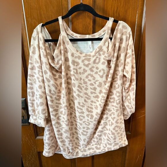 Celeste Tops - Celeste Sweater Top 2X Plus Size Pink Leopard Print Cold Shoulder Soft Knit EUC
